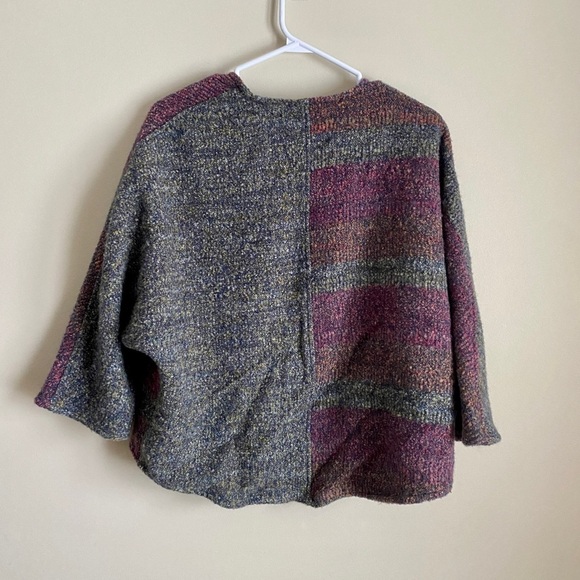 Les Veteries | Soft Light Wool Cardigan Sweater Poncho - Picture 3 of 4